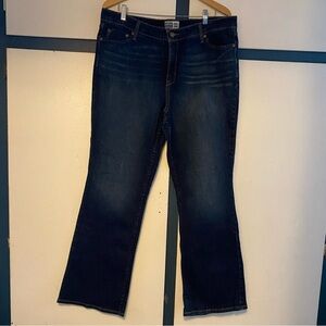 Levi’s Jeans Women’s Size 18 M‎ Blue Denim At Waist Boot Cut Dark Wash
